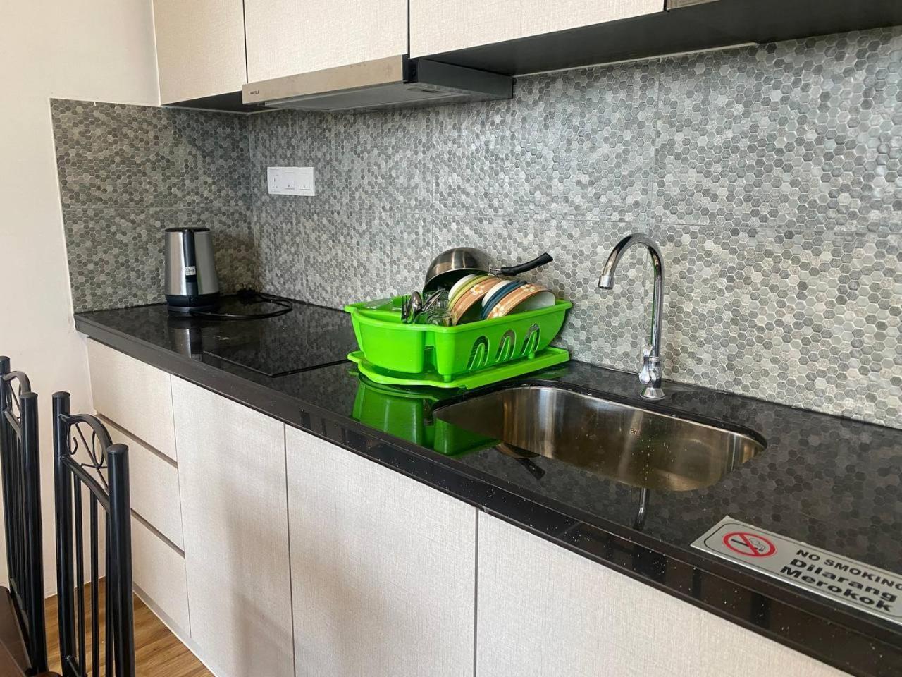 Ca Homestay Kuching Extérieur photo